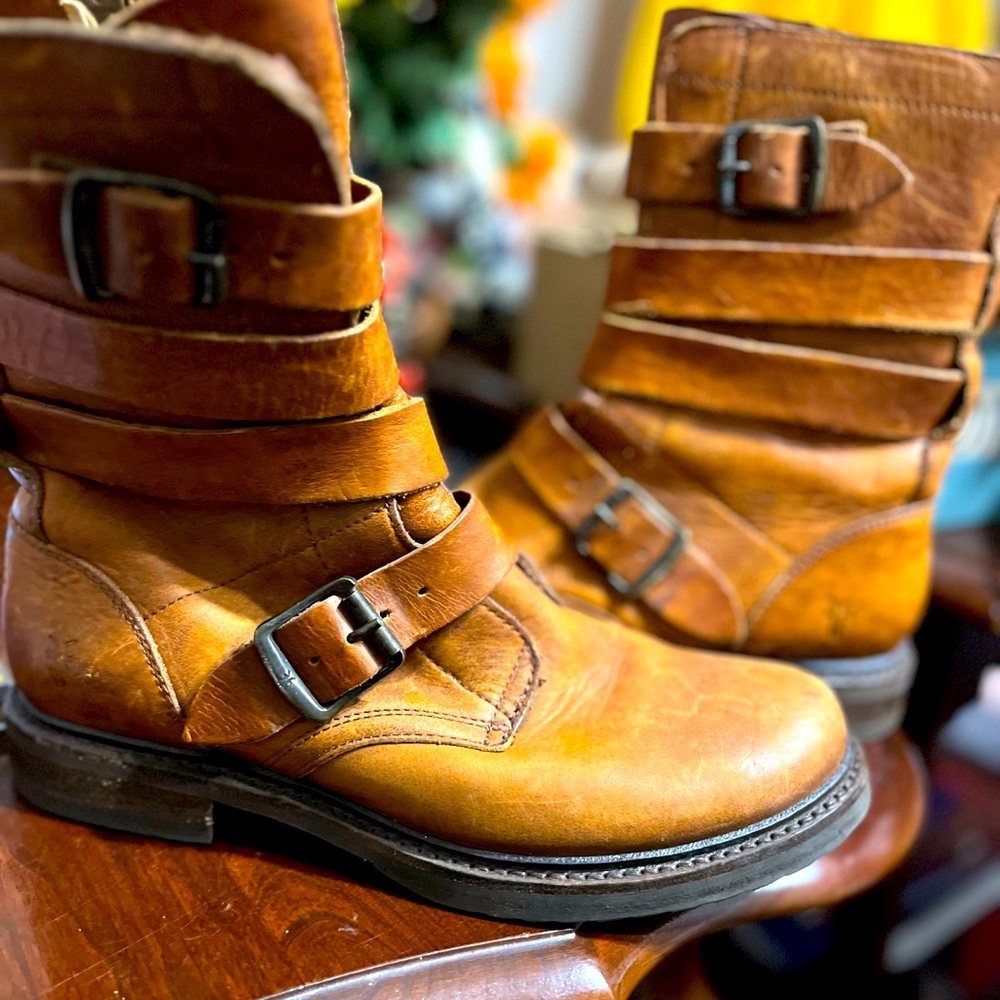 Frye boots in great shape size 7
